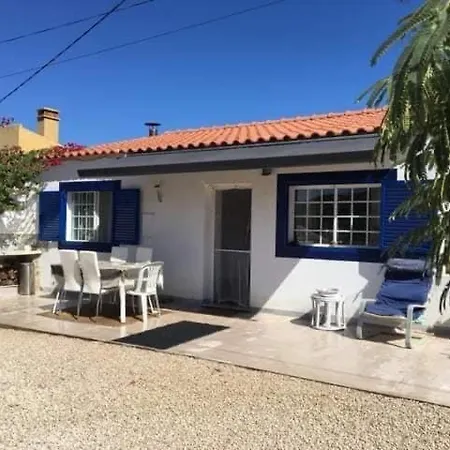 Quinta Vale De Luz Holiday home *